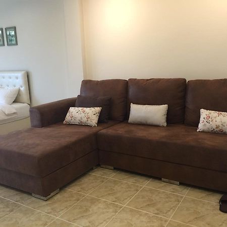 A Pousada 108Beds Si Racha Exterior foto