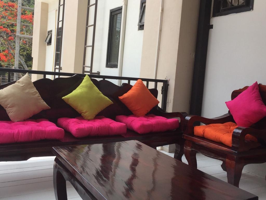 A Pousada 108Beds Si Racha Exterior foto
