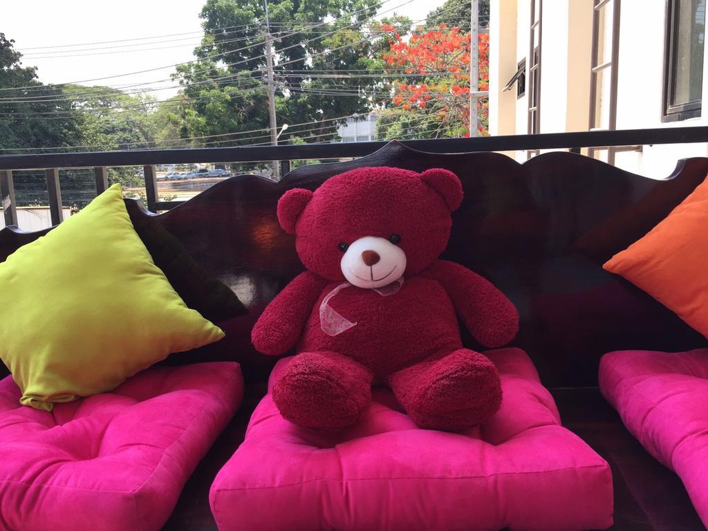 A Pousada 108Beds Si Racha Exterior foto